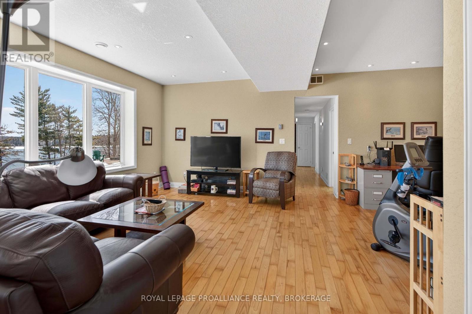 606 WHITES POINT ROAD - 38