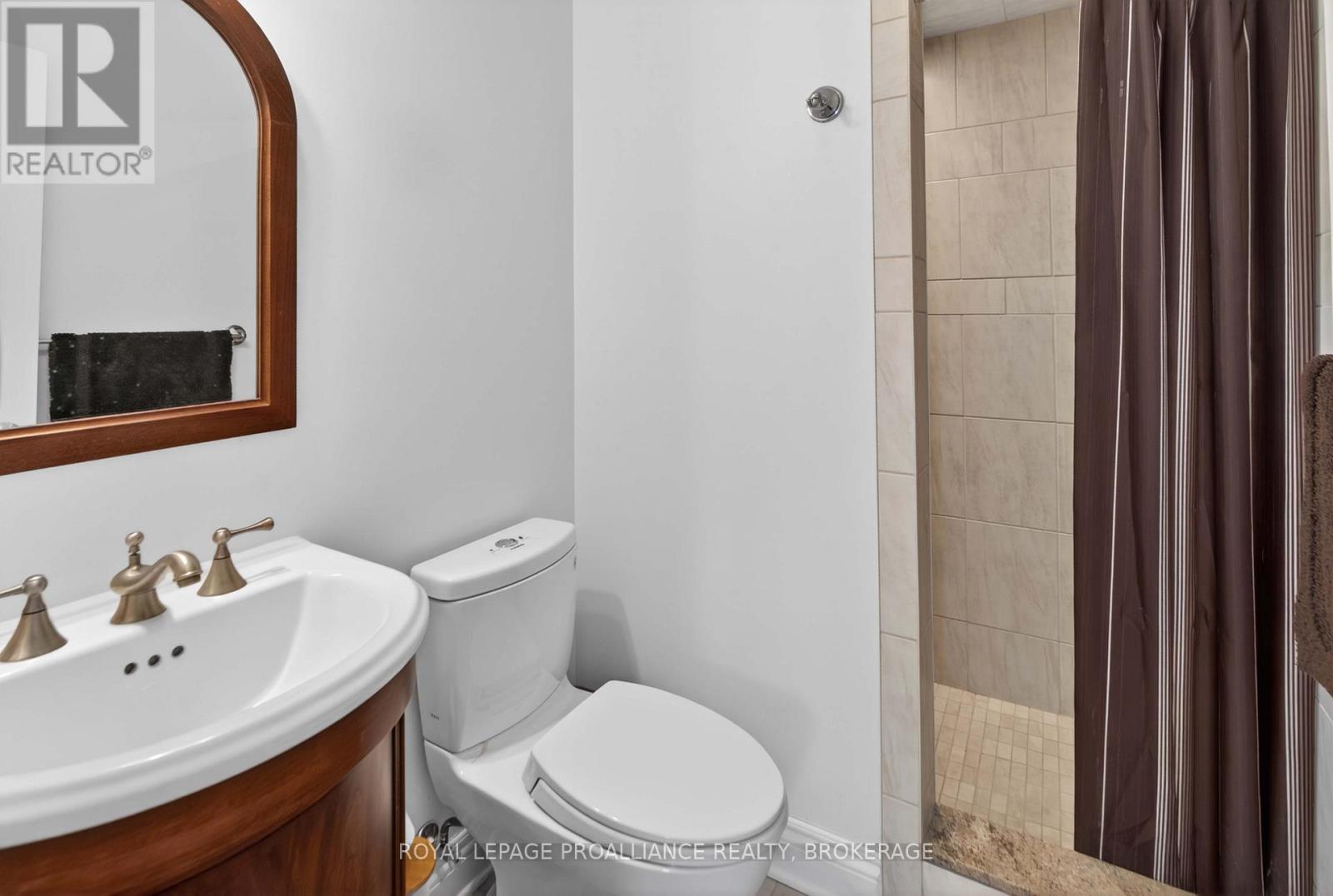 606 WHITES POINT ROAD - 40