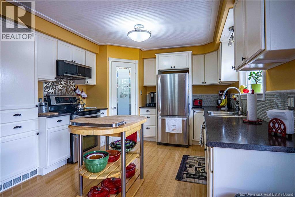 8 Russett Street - 11