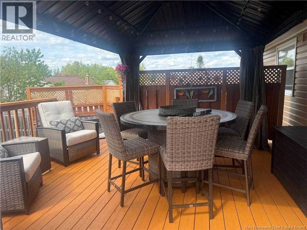 8 Russett Street - 44