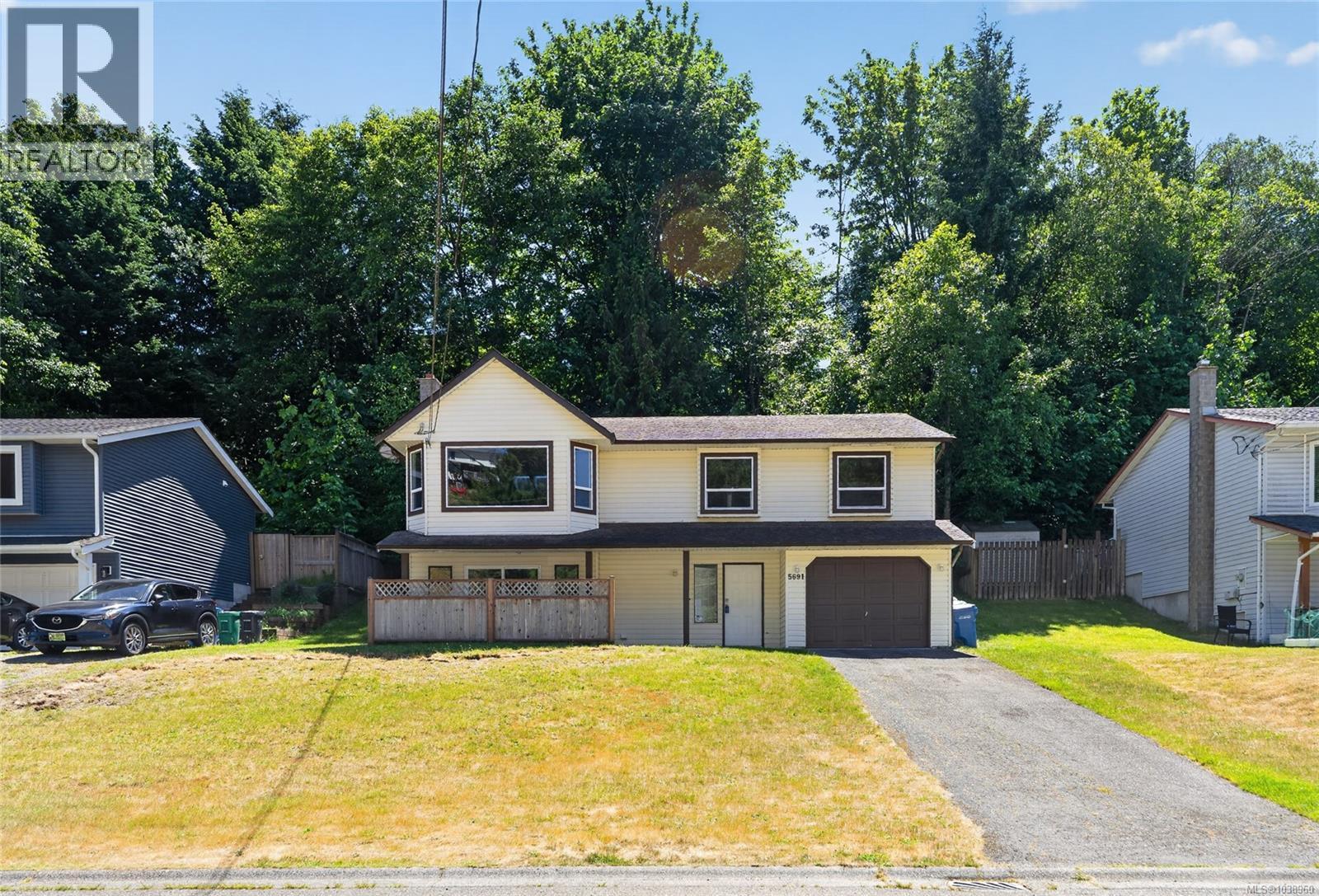 5691 Brookwood Dr, Nanaimo