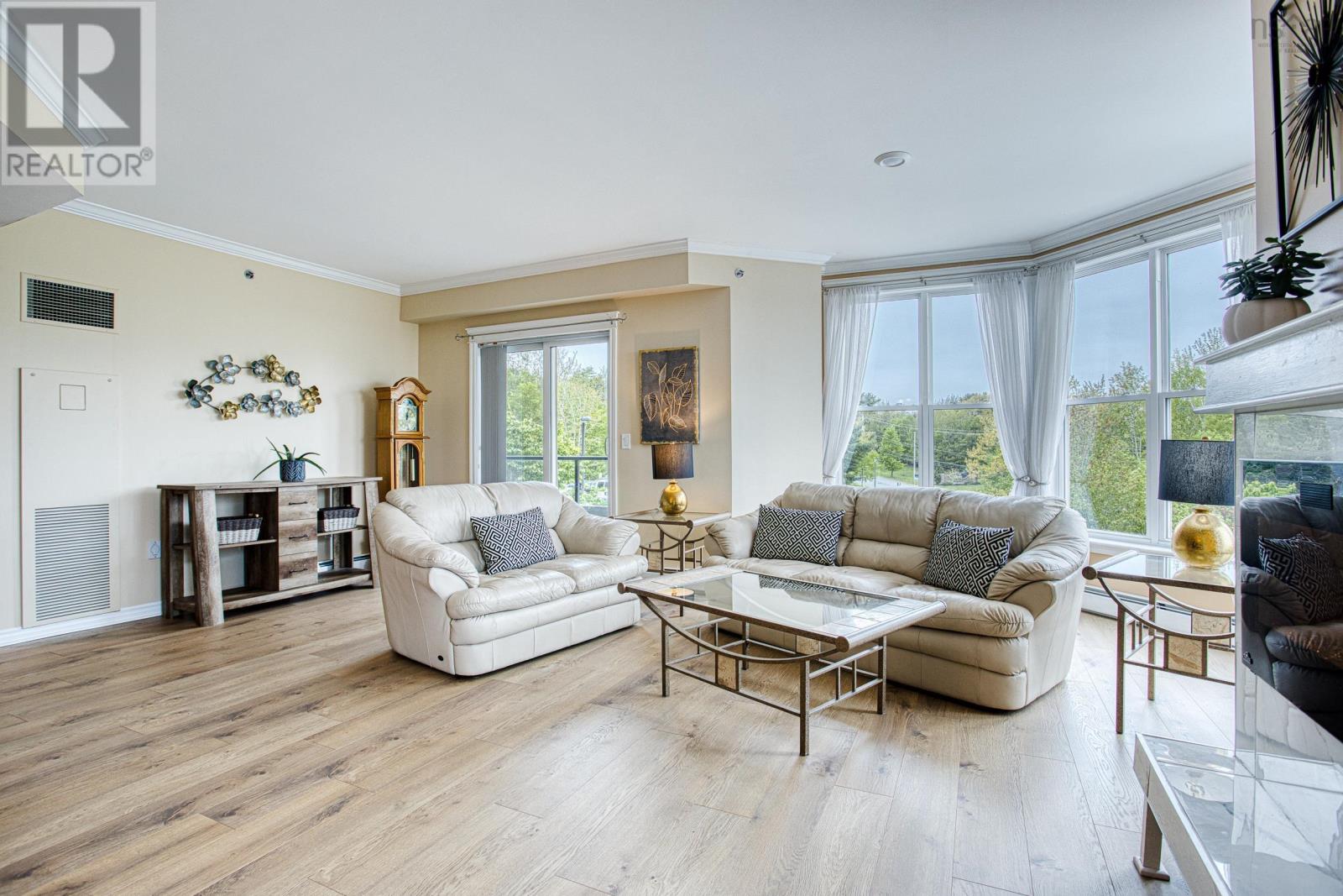 #106 36 Southgate Drive - 23