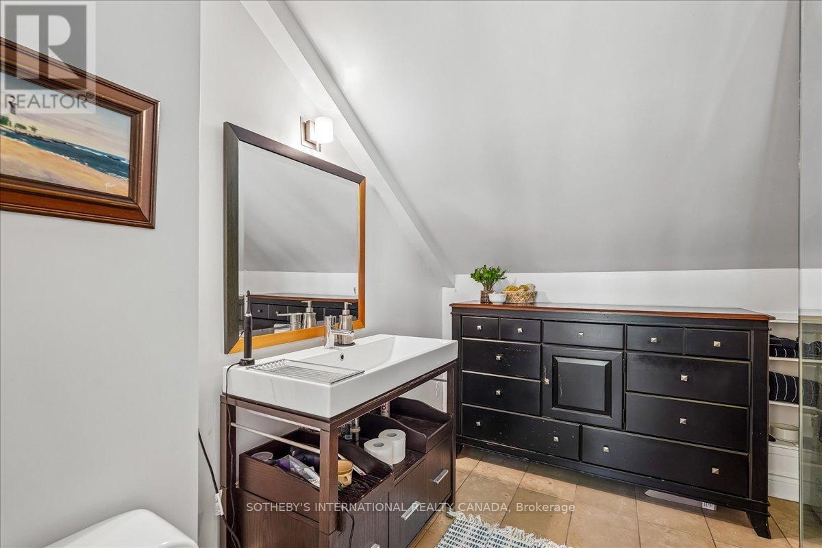 9 ROSE AVENUE - 26