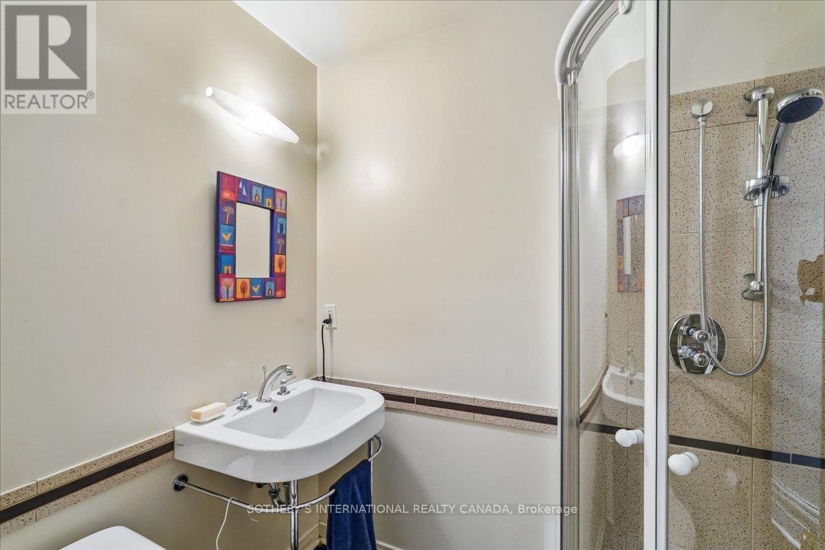 9 ROSE AVENUE - 33