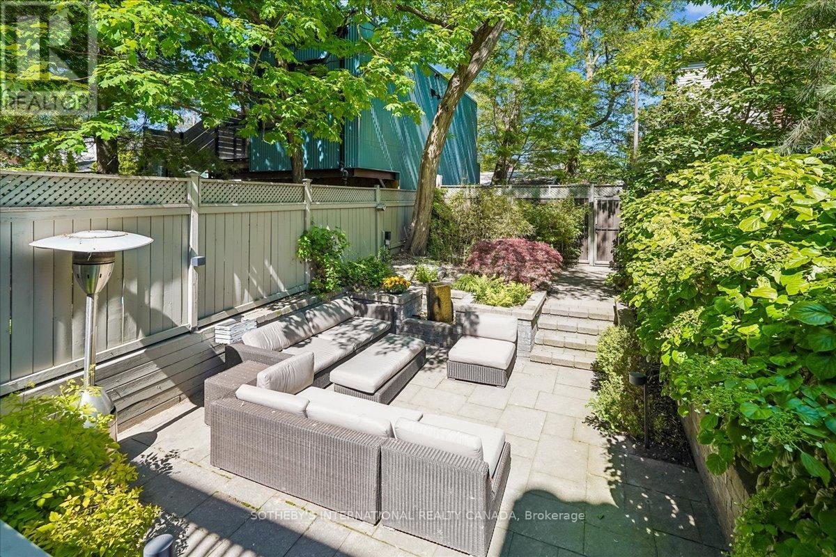 9 ROSE AVENUE - 37