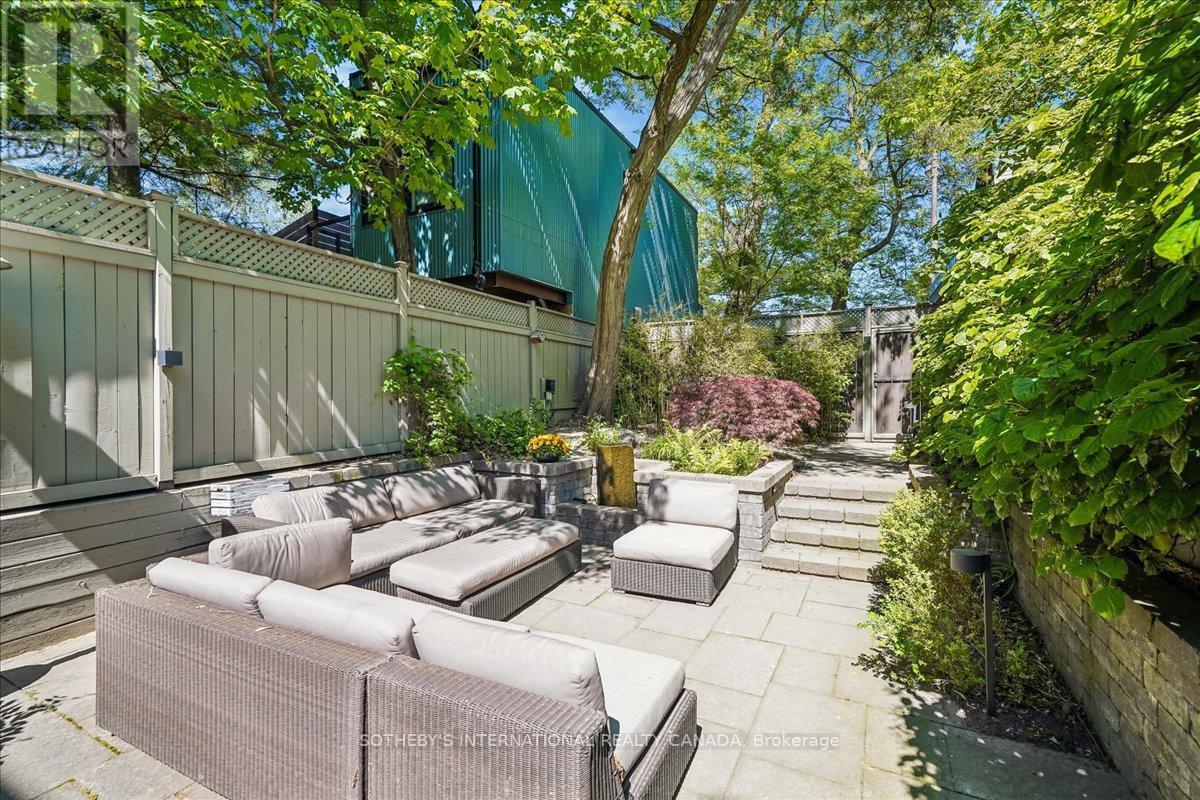 9 ROSE AVENUE - 38