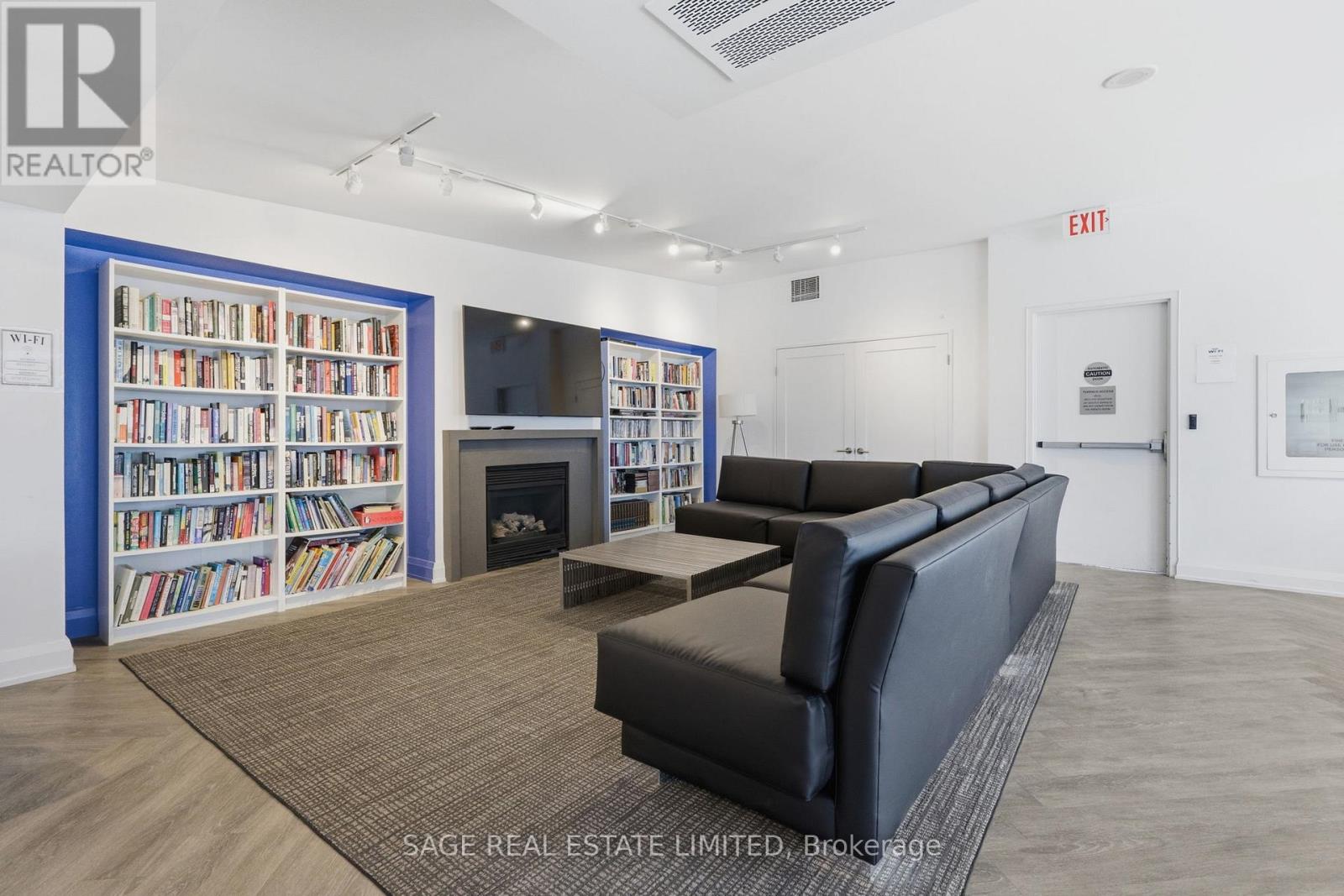 #314 39 PARLIAMENT STREET - 32