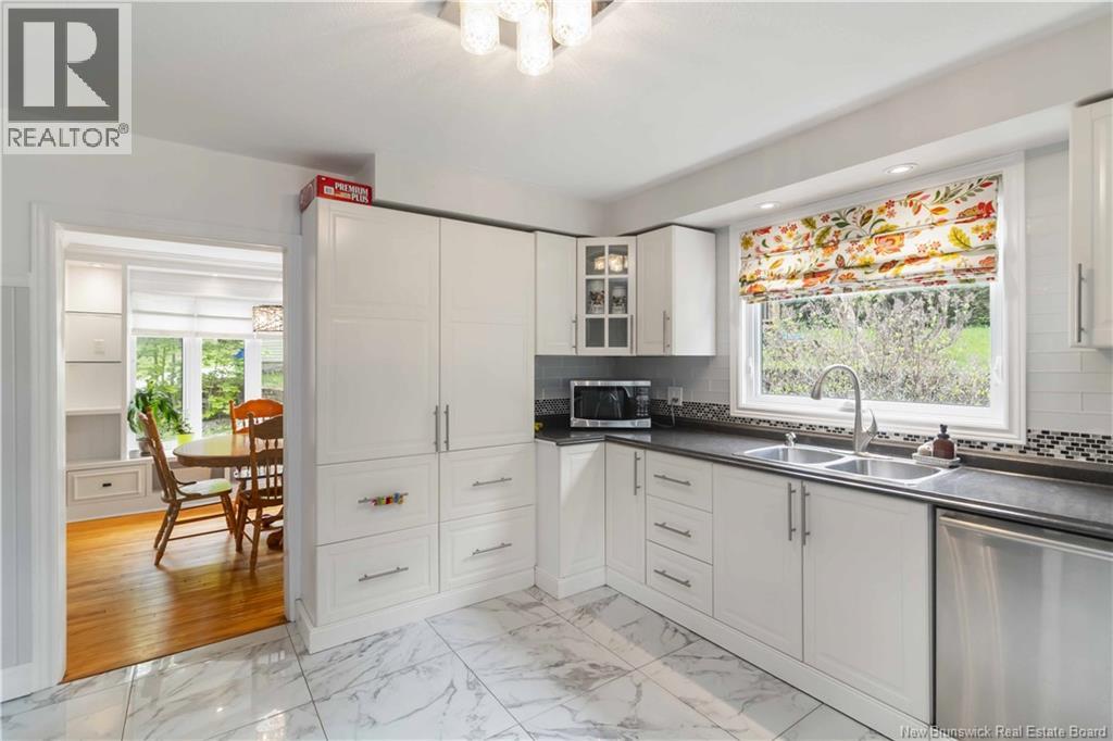807 Smythe - 12