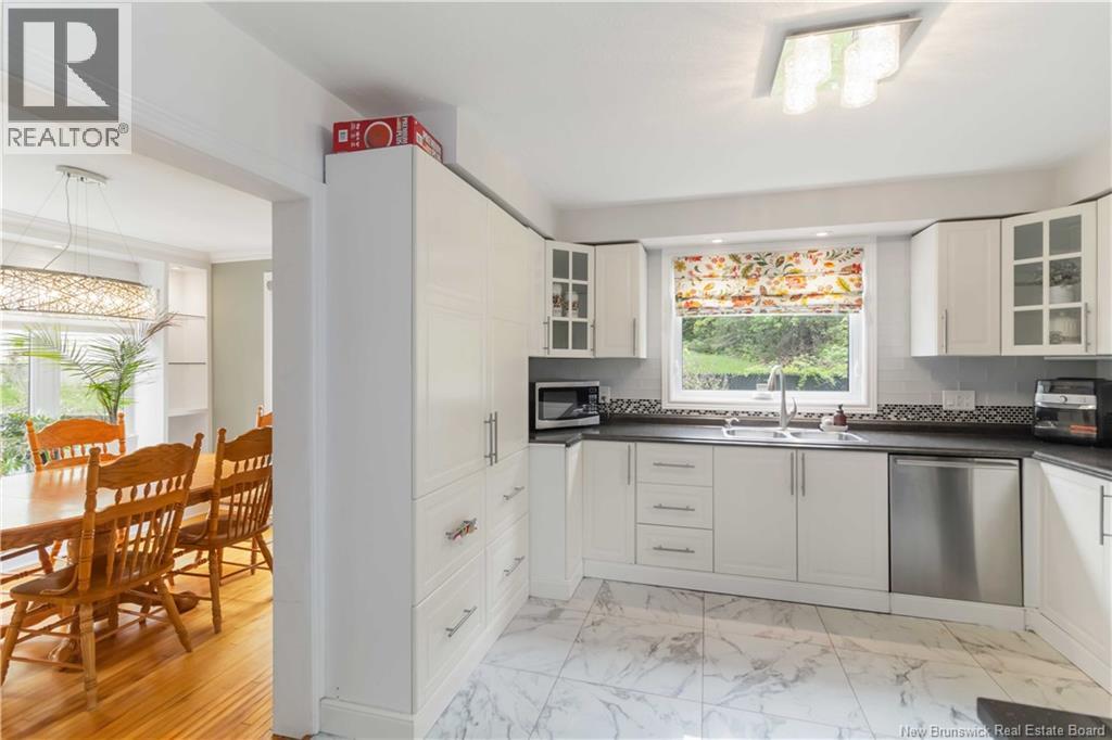 807 Smythe - 14