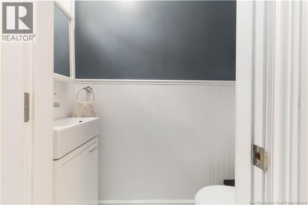 807 Smythe - 18
