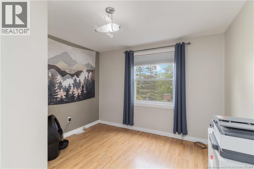 807 Smythe - 25