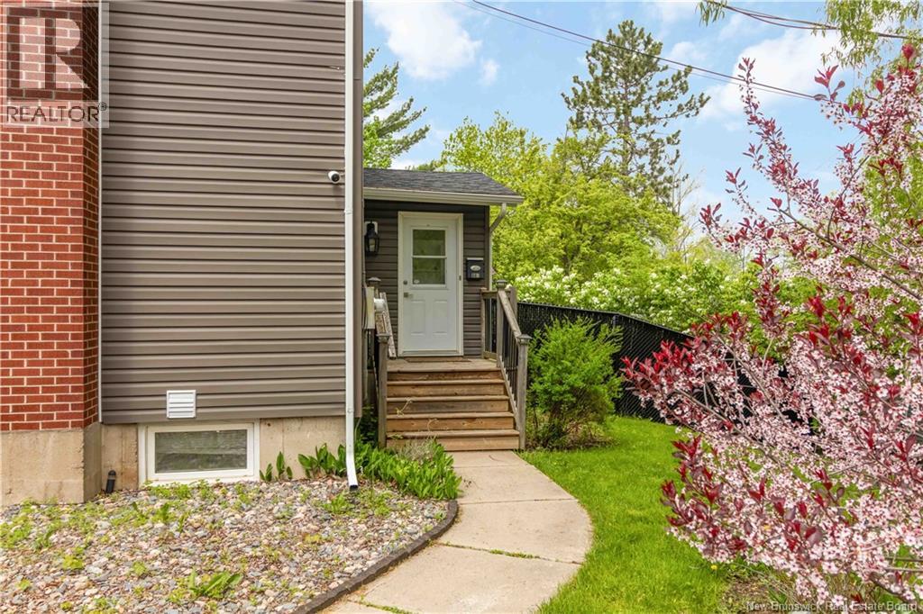 807 Smythe - 3