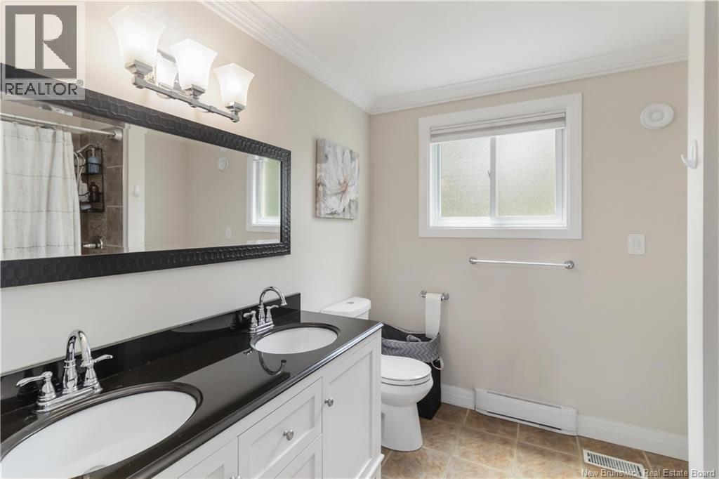 807 Smythe - 33
