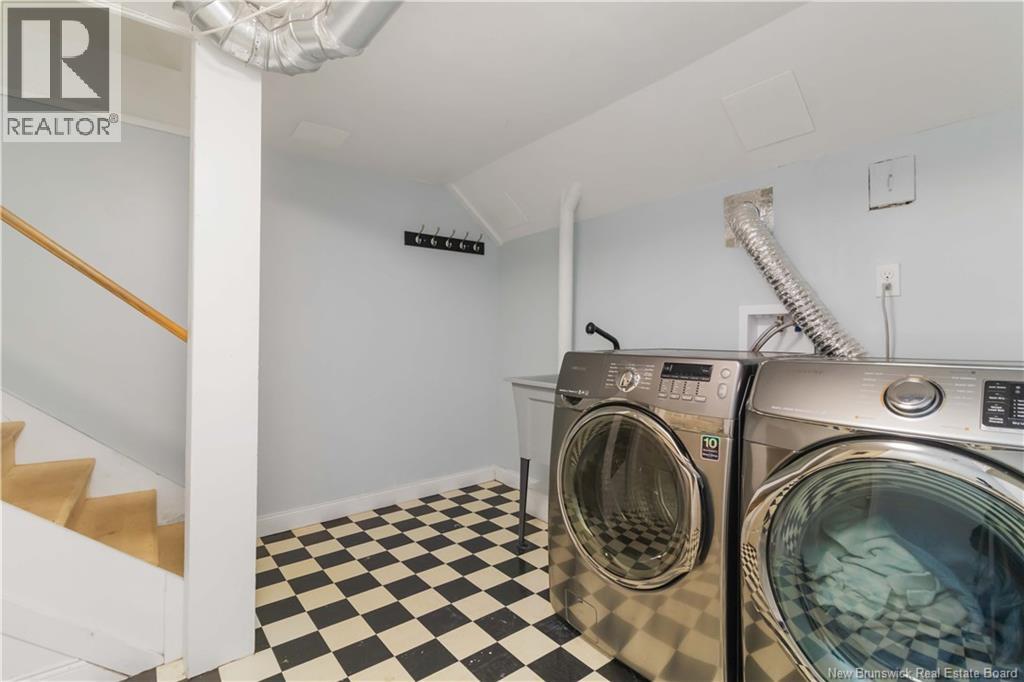 807 Smythe - 36