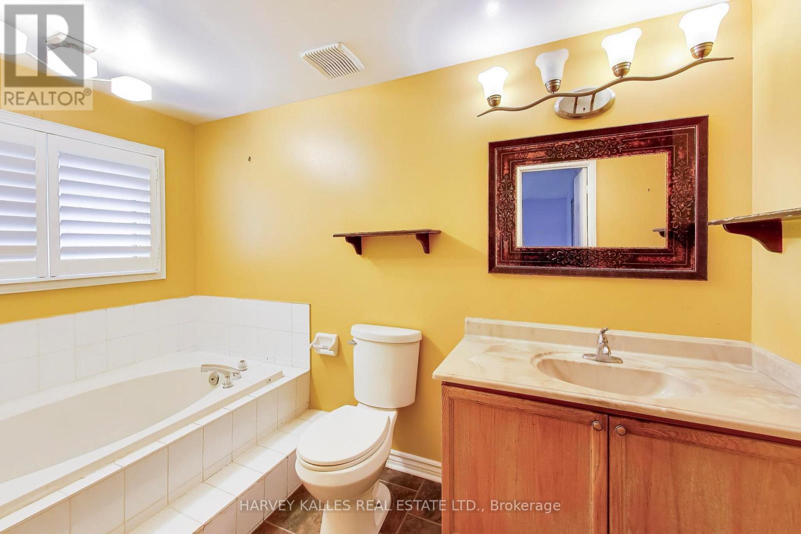 70 ANDONA CRESCENT - 16