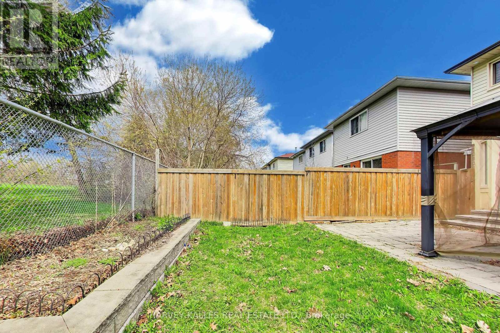 70 ANDONA CRESCENT - 32