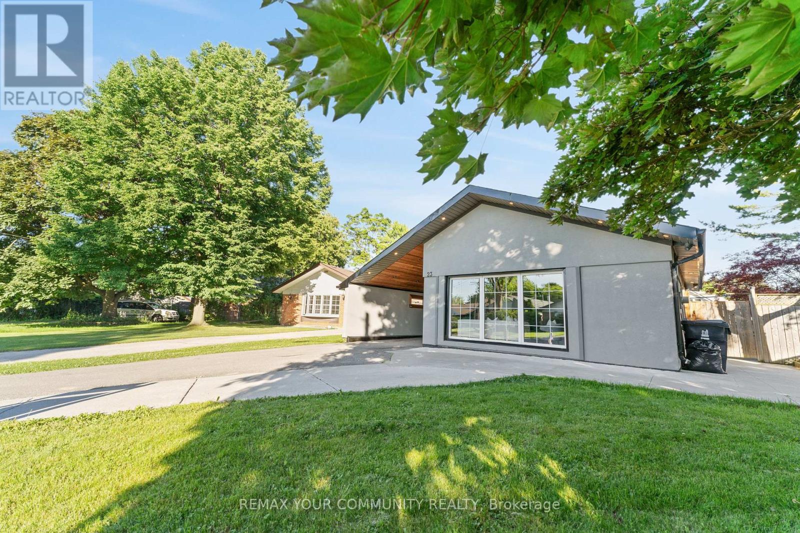 23 PENETANG CRESCENT - 2