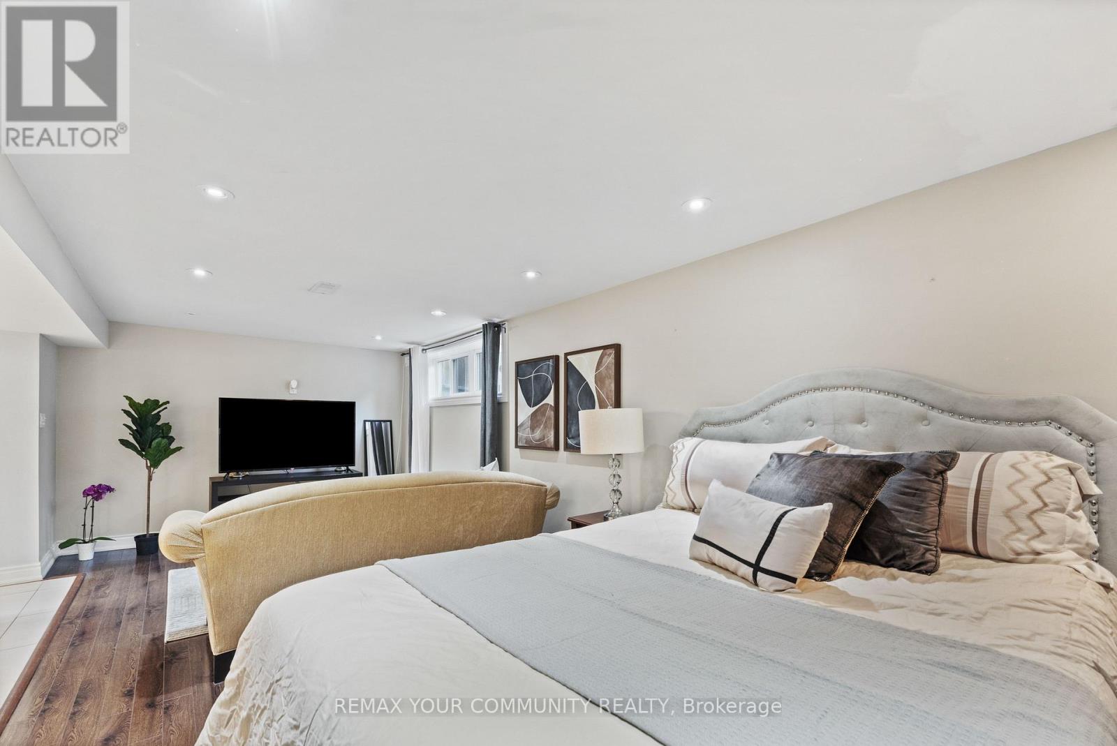 23 PENETANG CRESCENT - 29