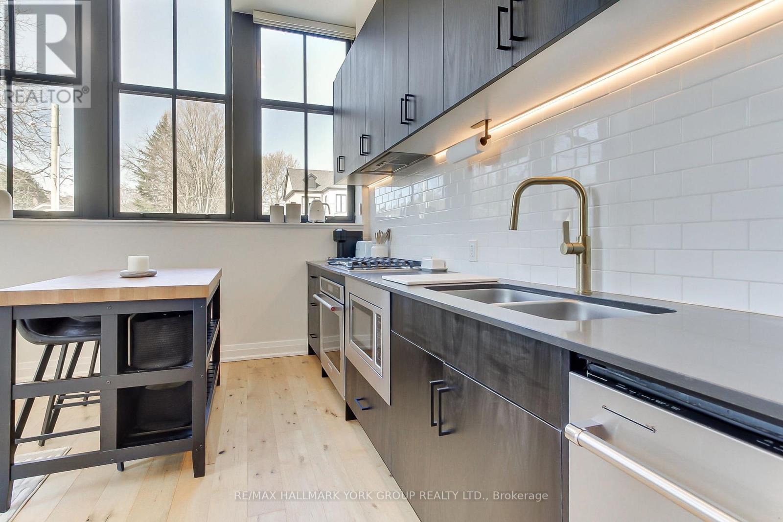 #203 400 PARK AVENUE - 16