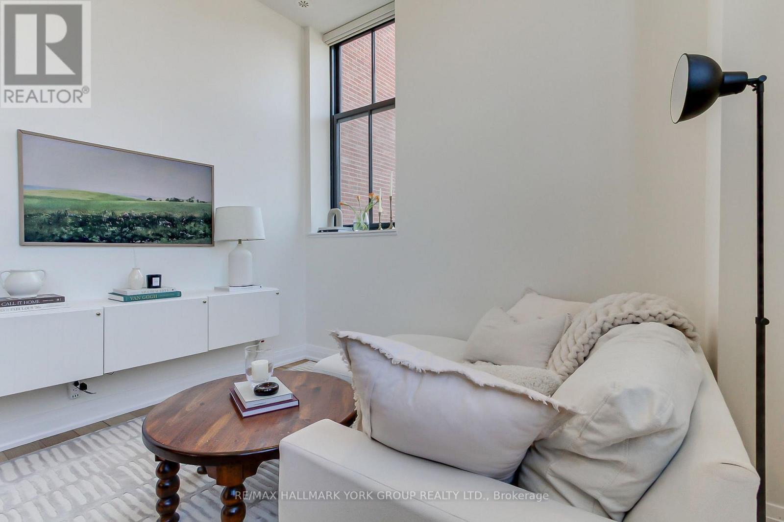 #203 400 PARK AVENUE - 18