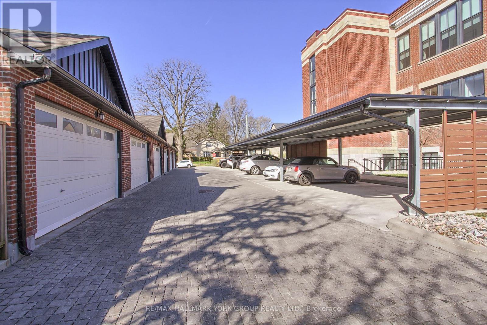#203 400 PARK AVENUE - 32