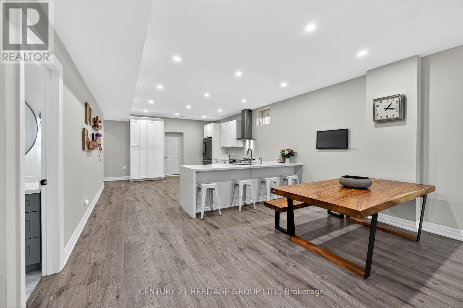 60 COLBORNE STREET - 22
