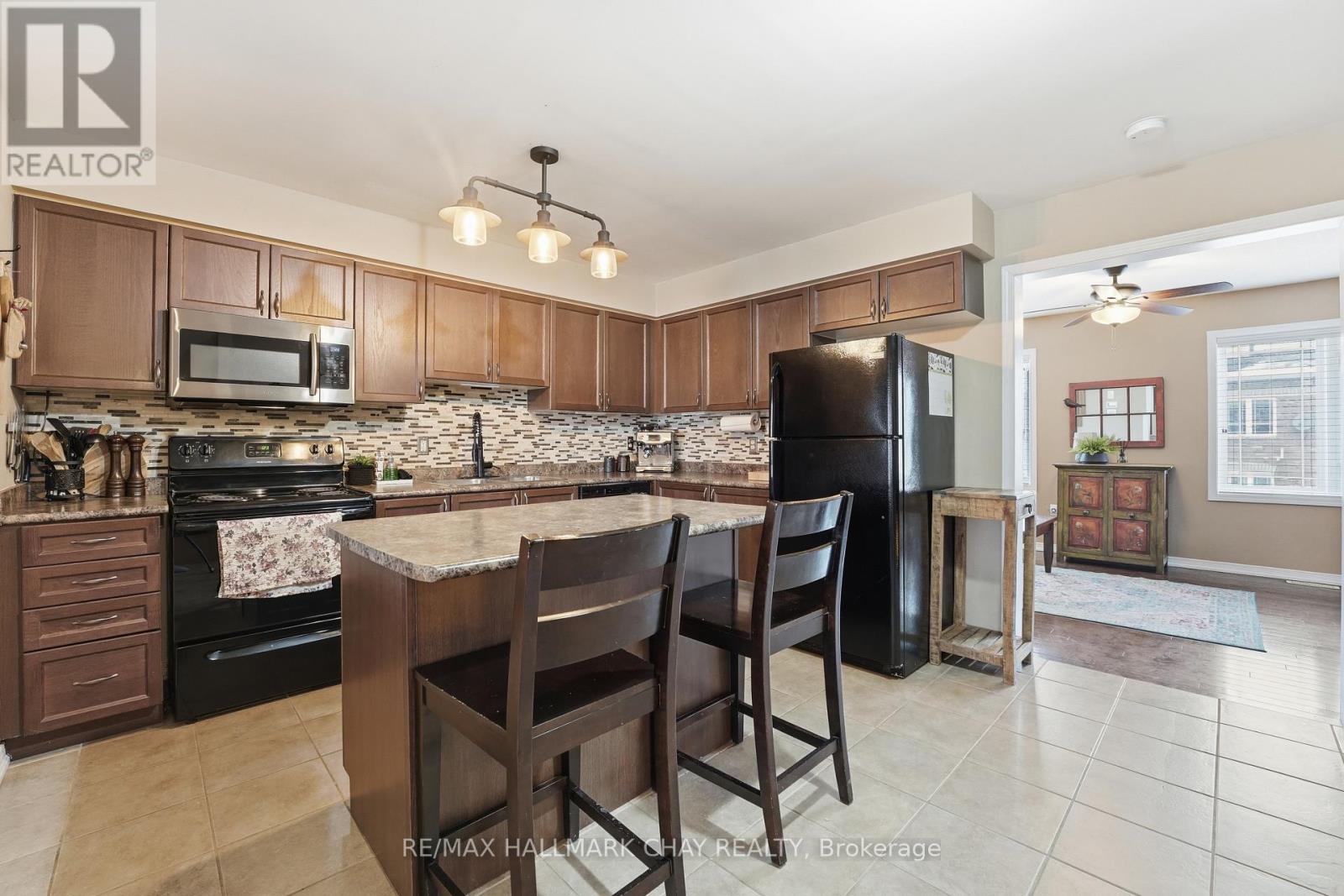 1280 COLEMAN CRESCENT - 6