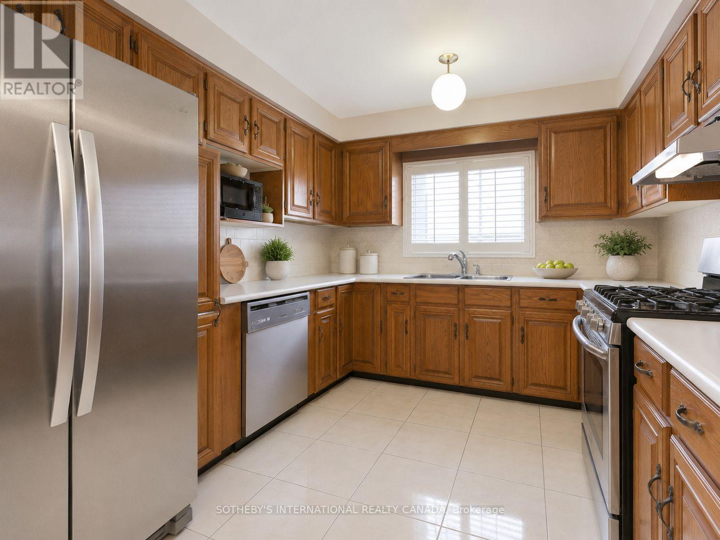 502 QUEENS DRIVE - 13