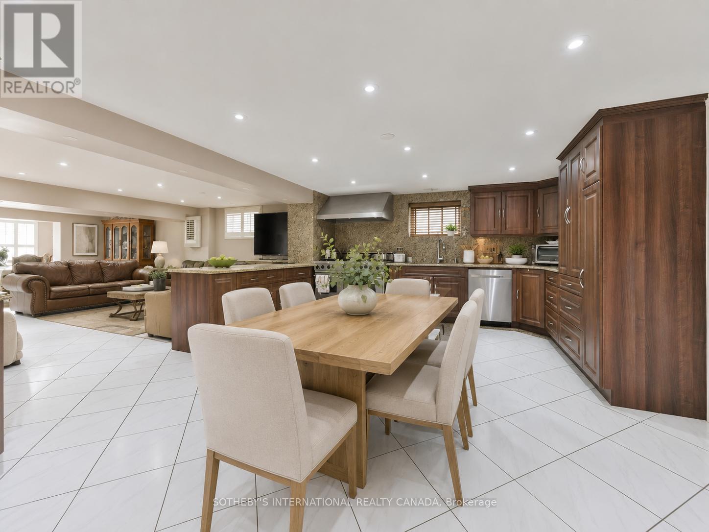 502 QUEENS DRIVE - 40