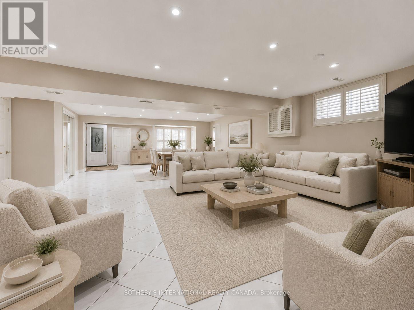 502 QUEENS DRIVE - 34