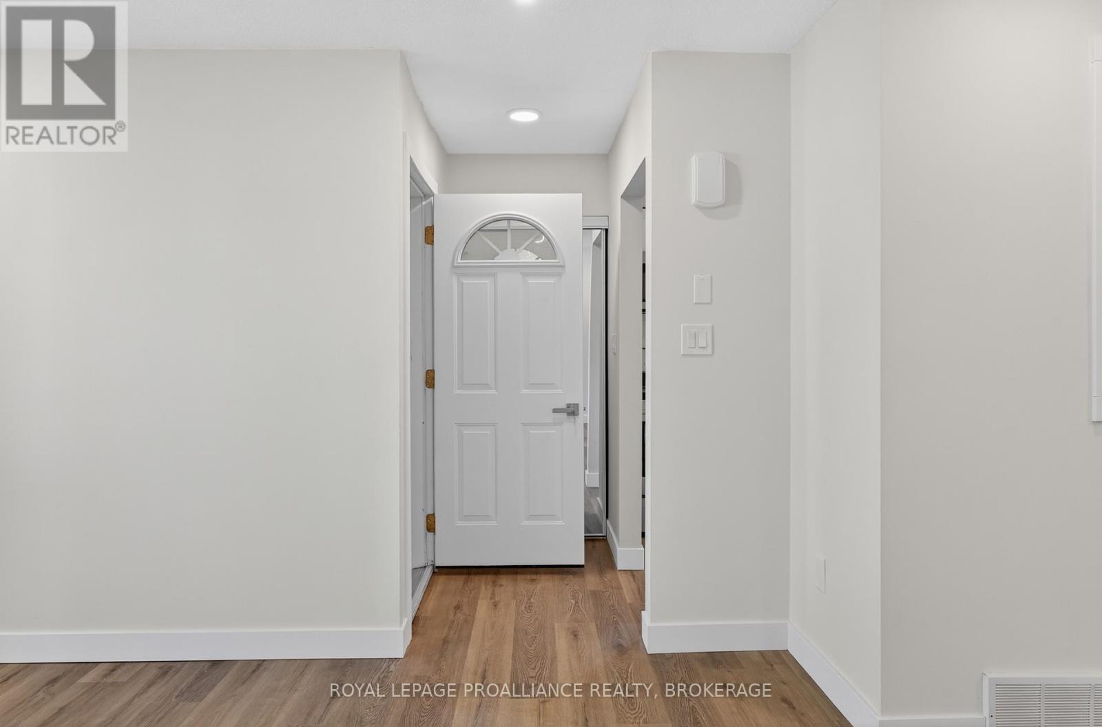 1088 PINEWOOD PLACE - Image 3