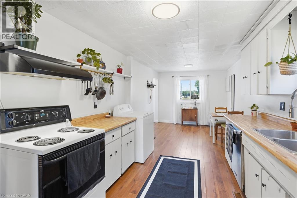 144 CATHERINE Street - 8