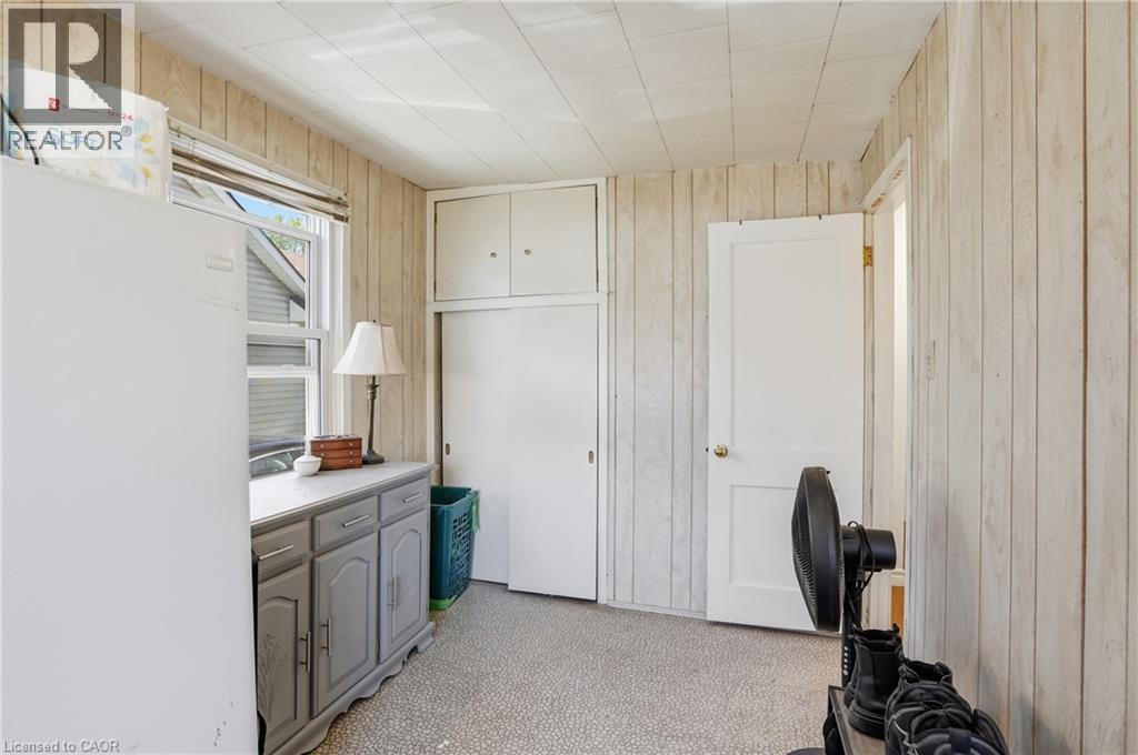 144 CATHERINE Street - 15