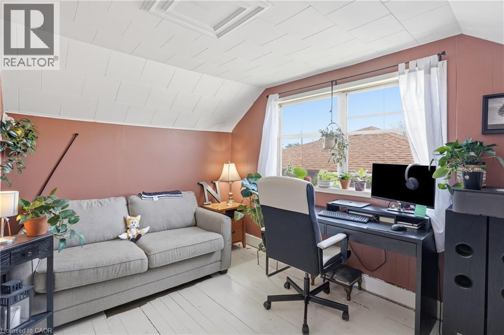 144 CATHERINE Street - 16