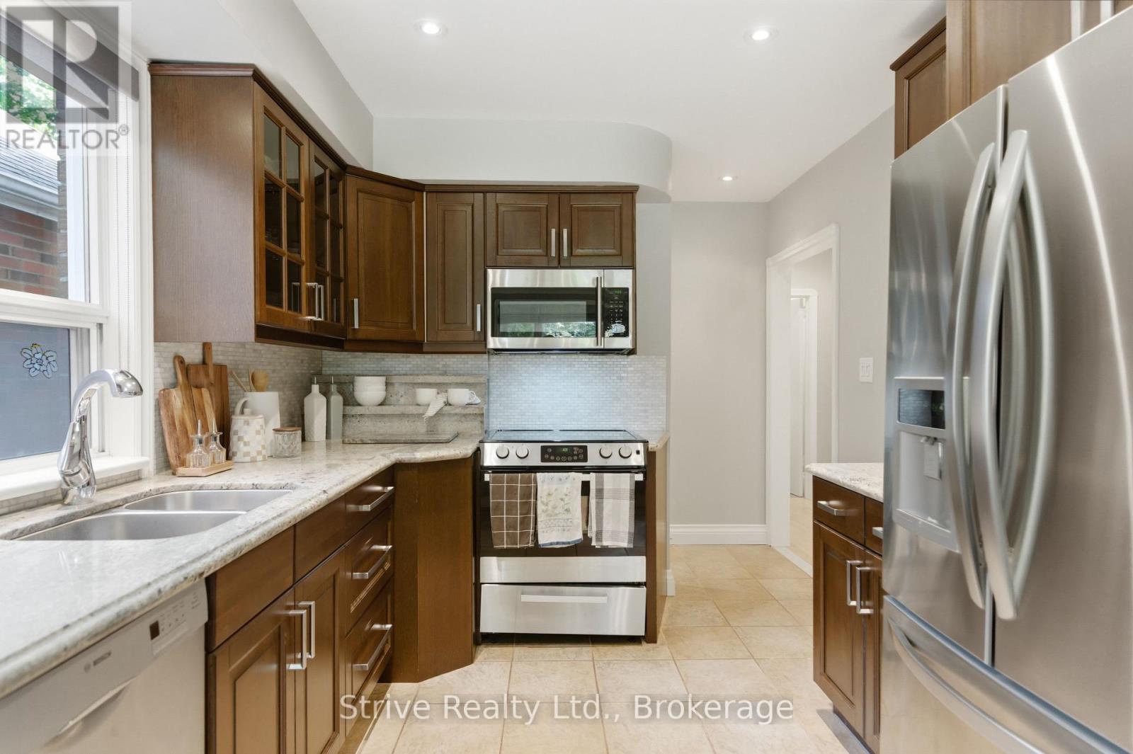 53 MONKTON AVENUE - 20