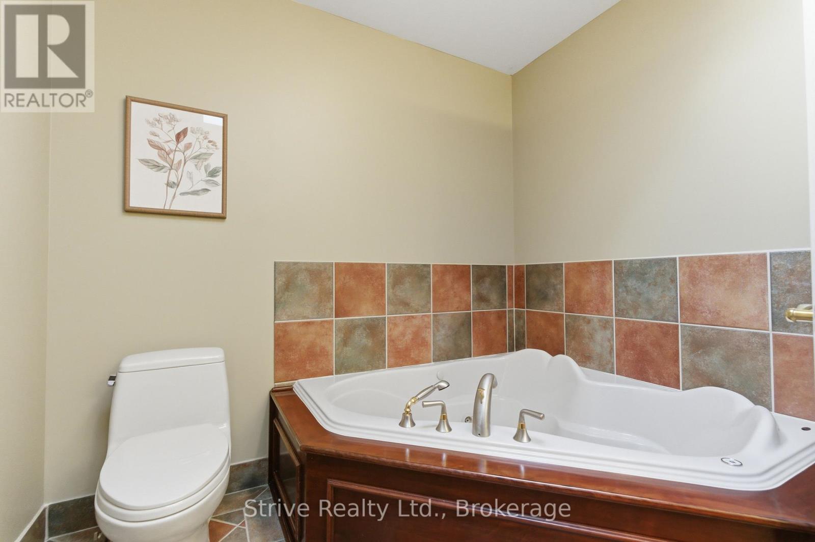 53 MONKTON AVENUE - 33