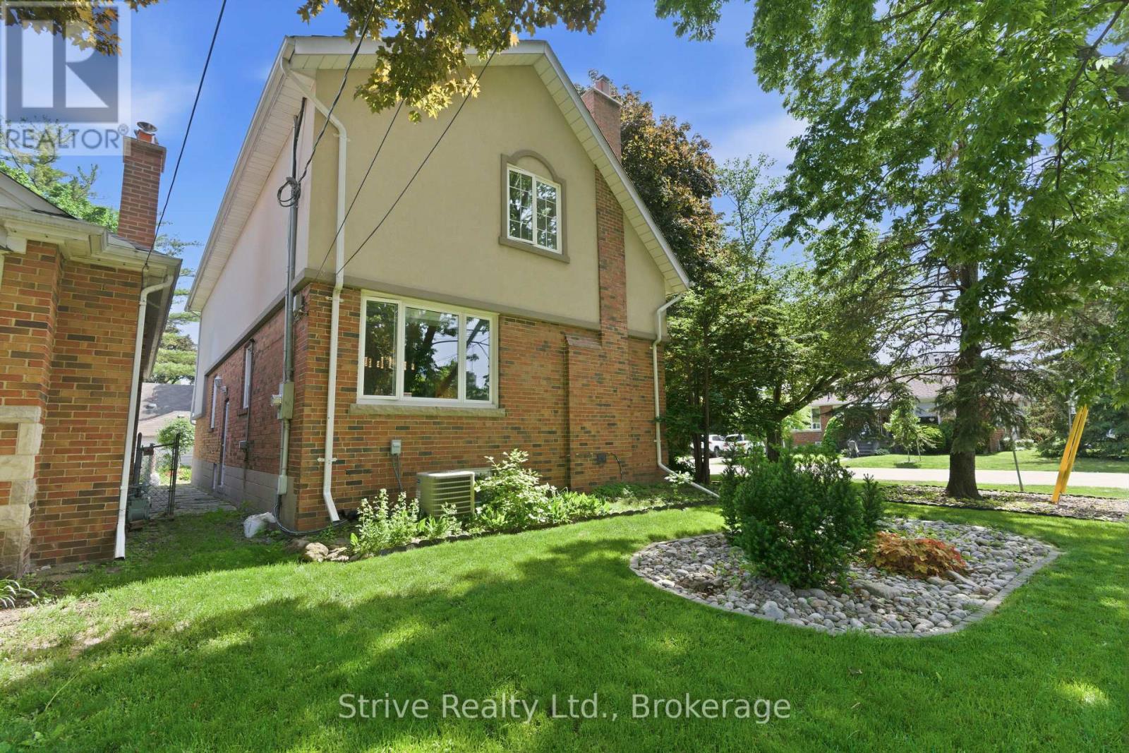 53 MONKTON AVENUE - 44