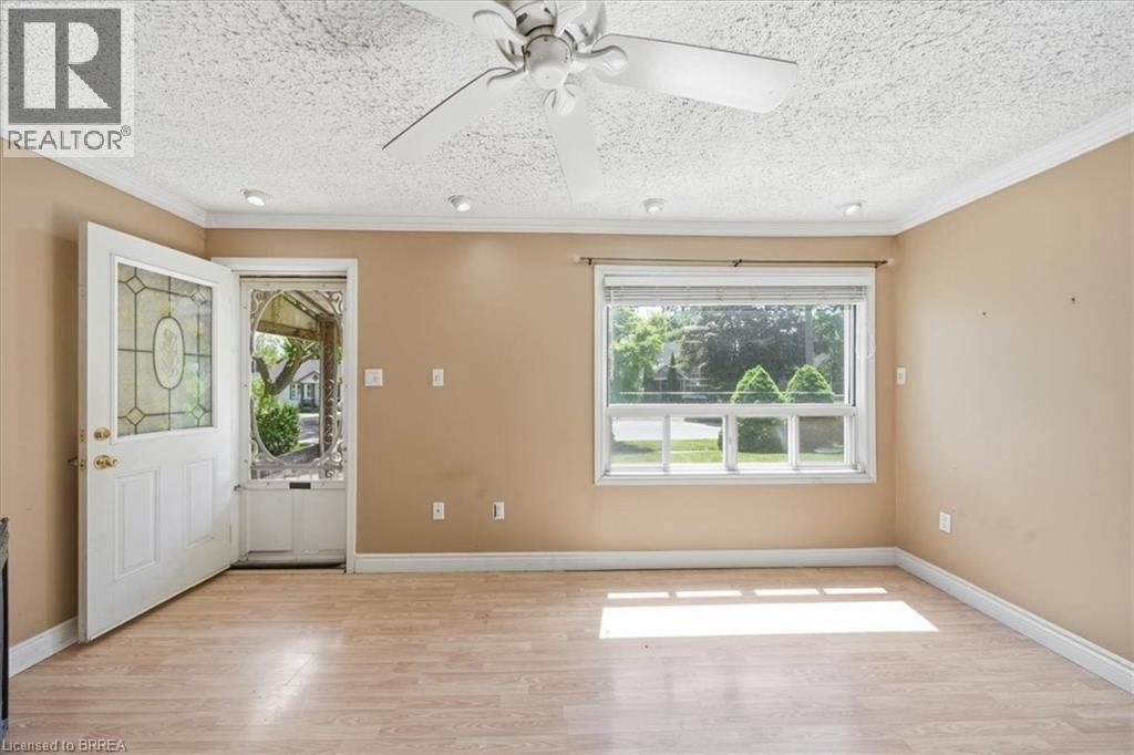 121 WILKES Street - 6