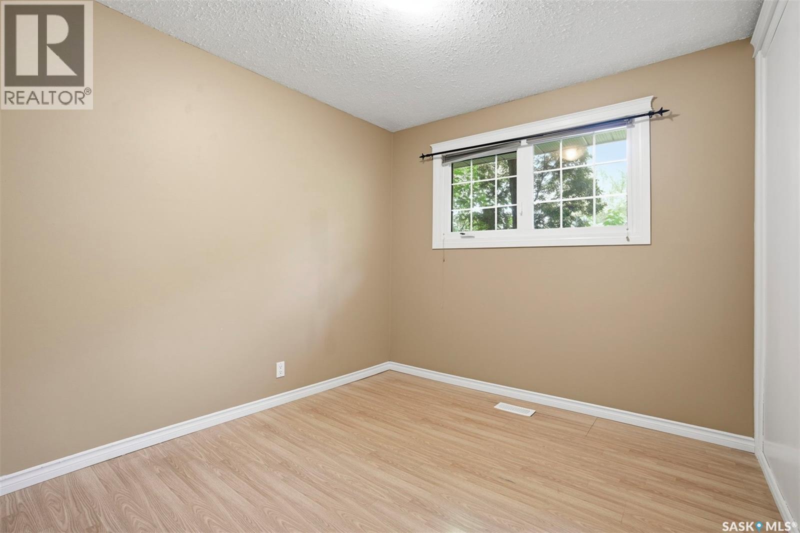 2019 Louise AVENUE - 13