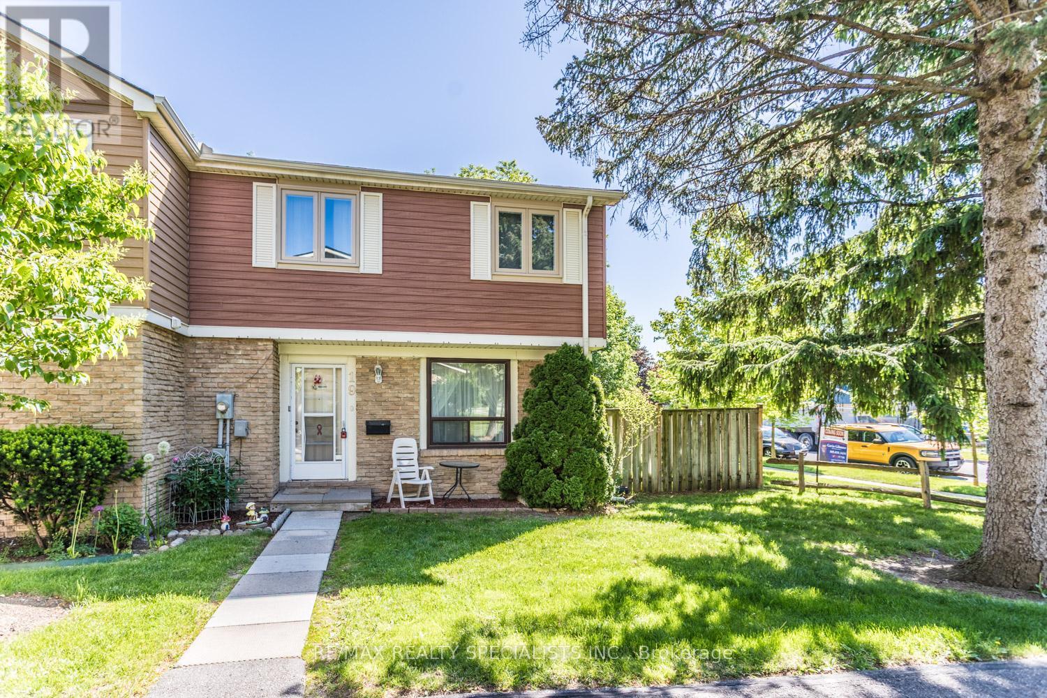 Photo of 98 Falconer Drive