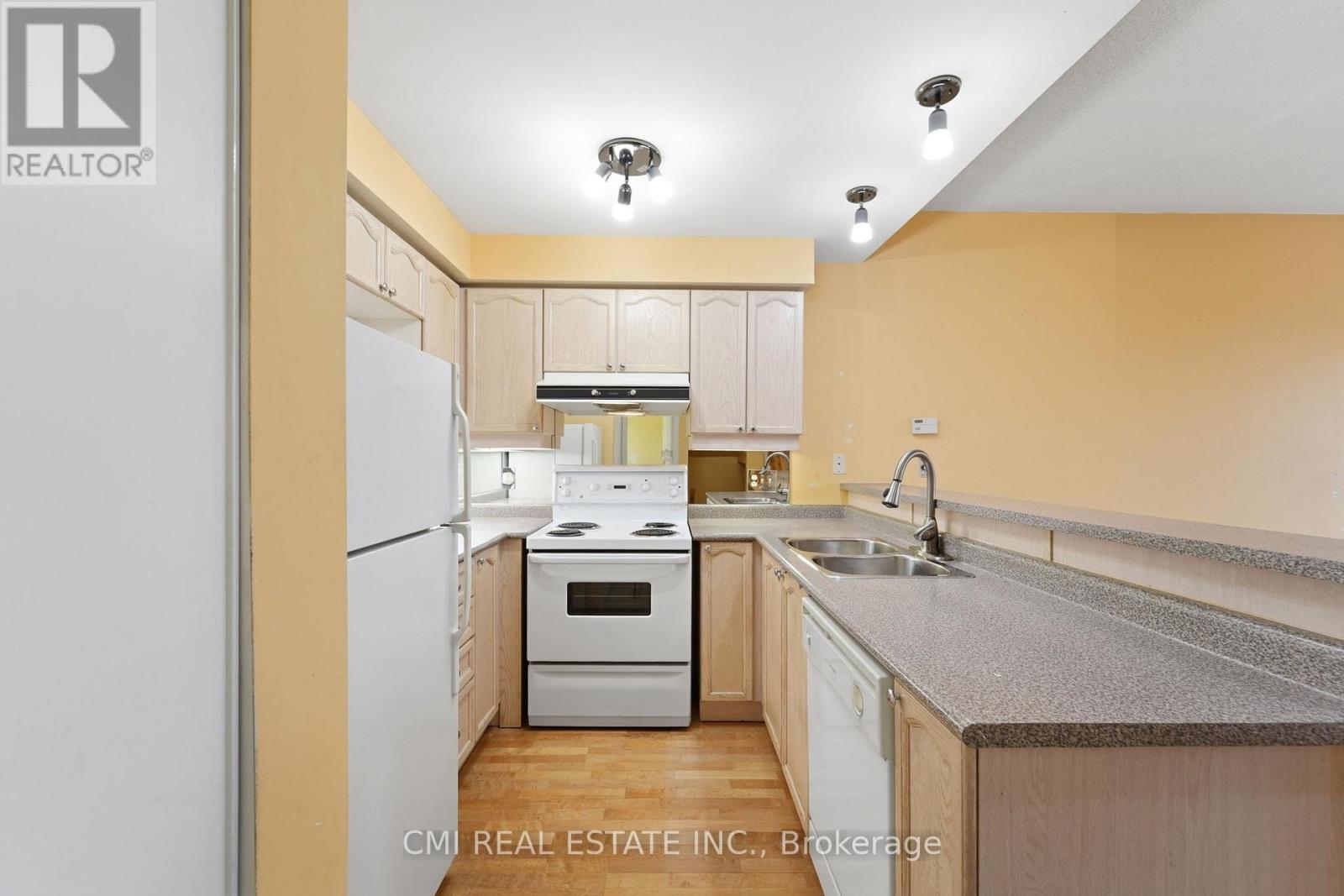 #164 760 LAWRENCE AVENUE W - 11