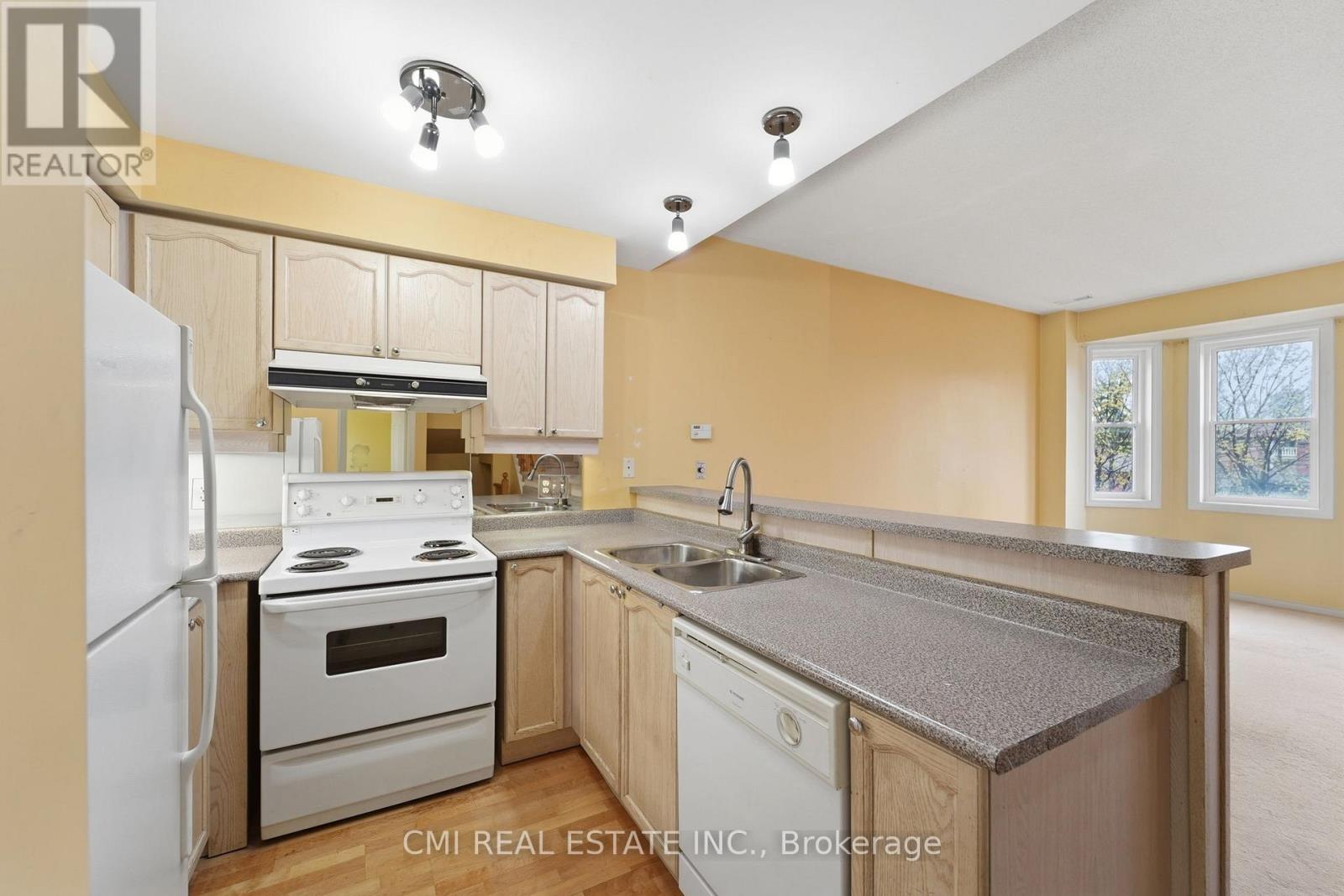#164 760 LAWRENCE AVENUE W - 12