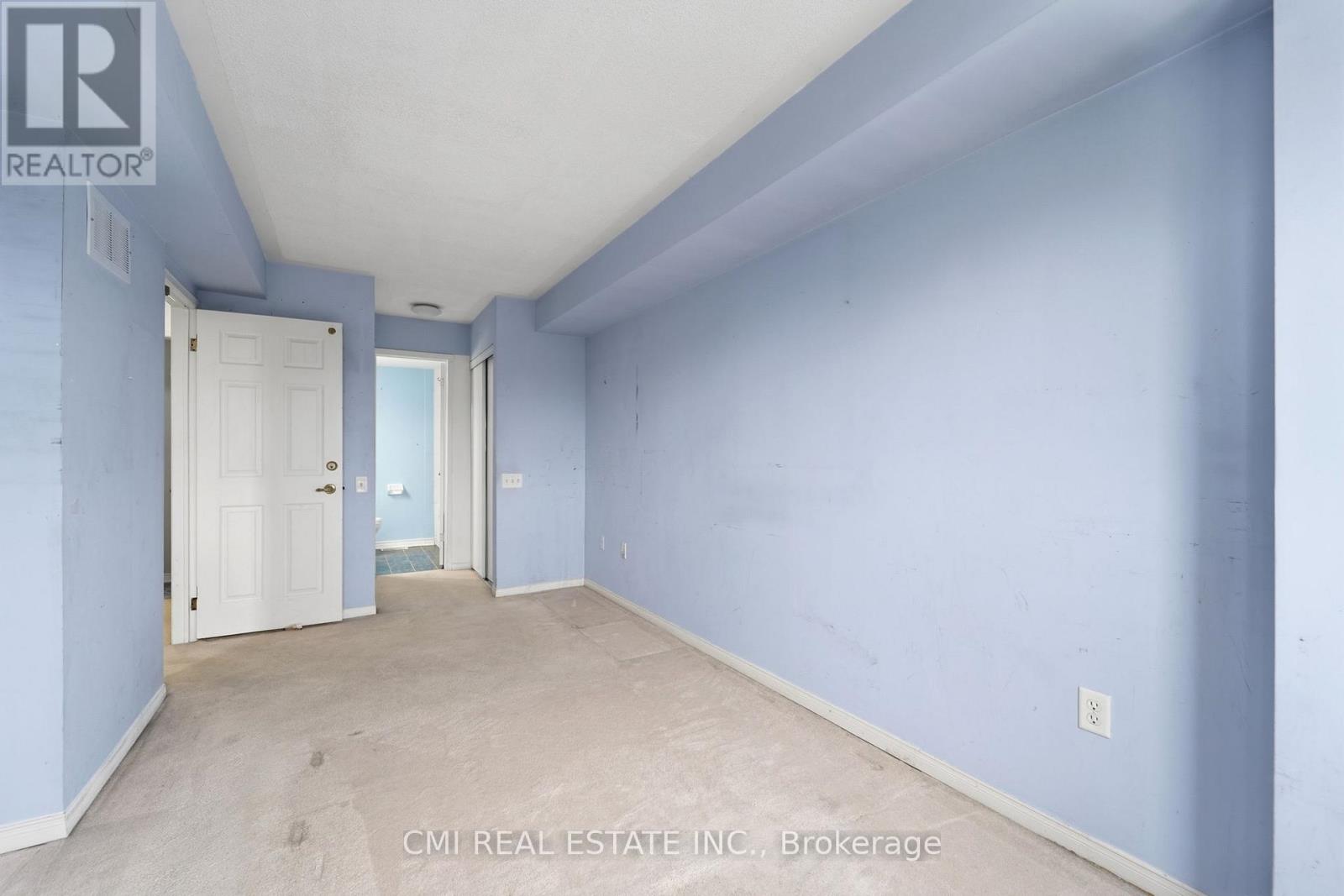 #164 760 LAWRENCE AVENUE W - 23