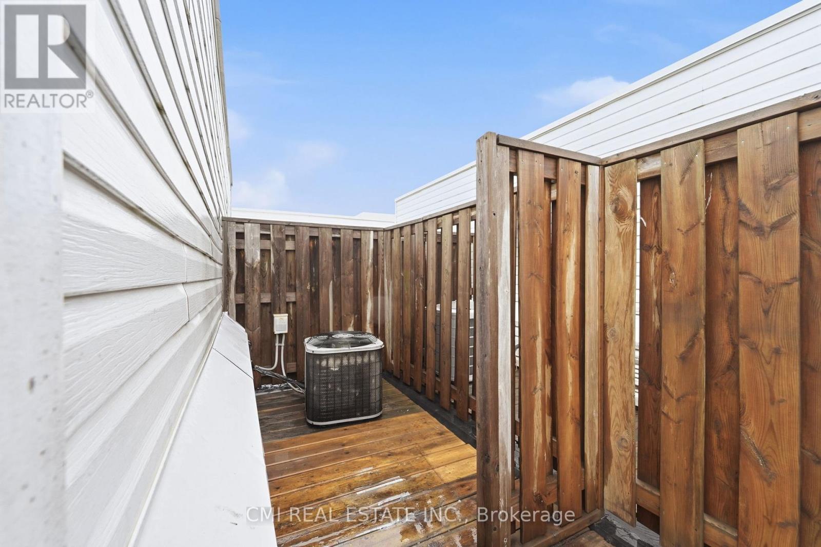 #164 760 LAWRENCE AVENUE W - 33