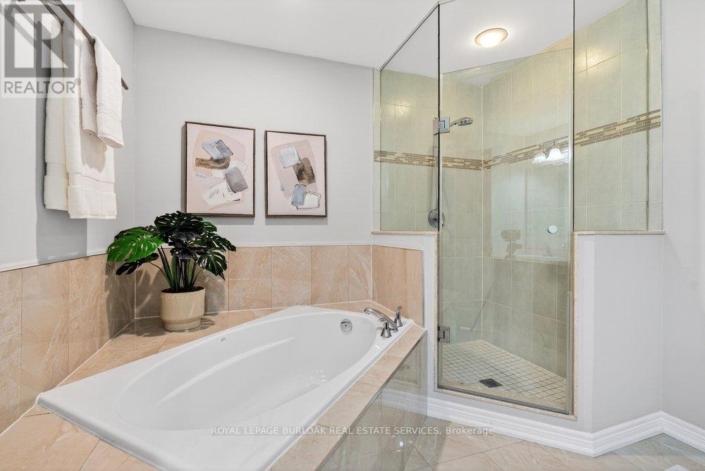 523 TERRACE WAY - 23
