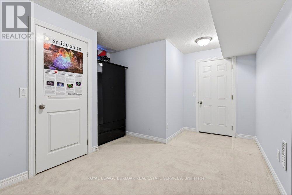 523 TERRACE WAY - 34
