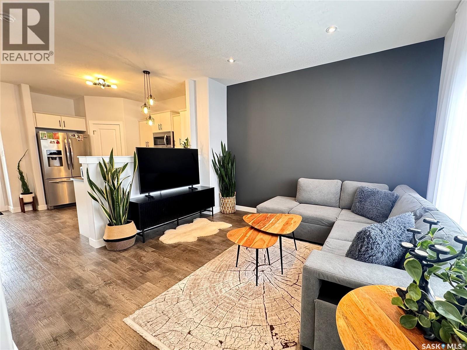 7937 Flax AVENUE - 9