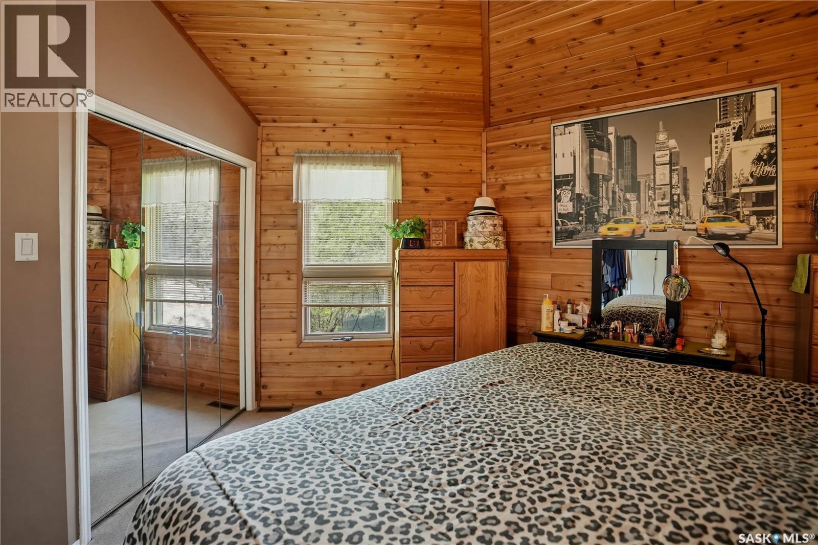 640 Beach AVENUE — photo 20