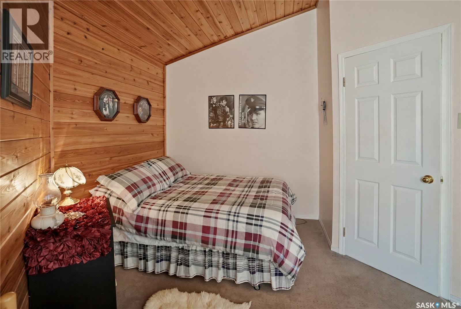 640 Beach AVENUE — photo 25