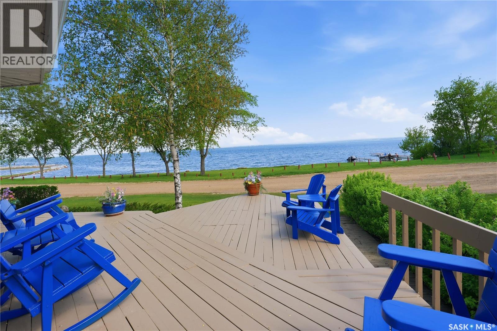 640 Beach AVENUE — photo 40